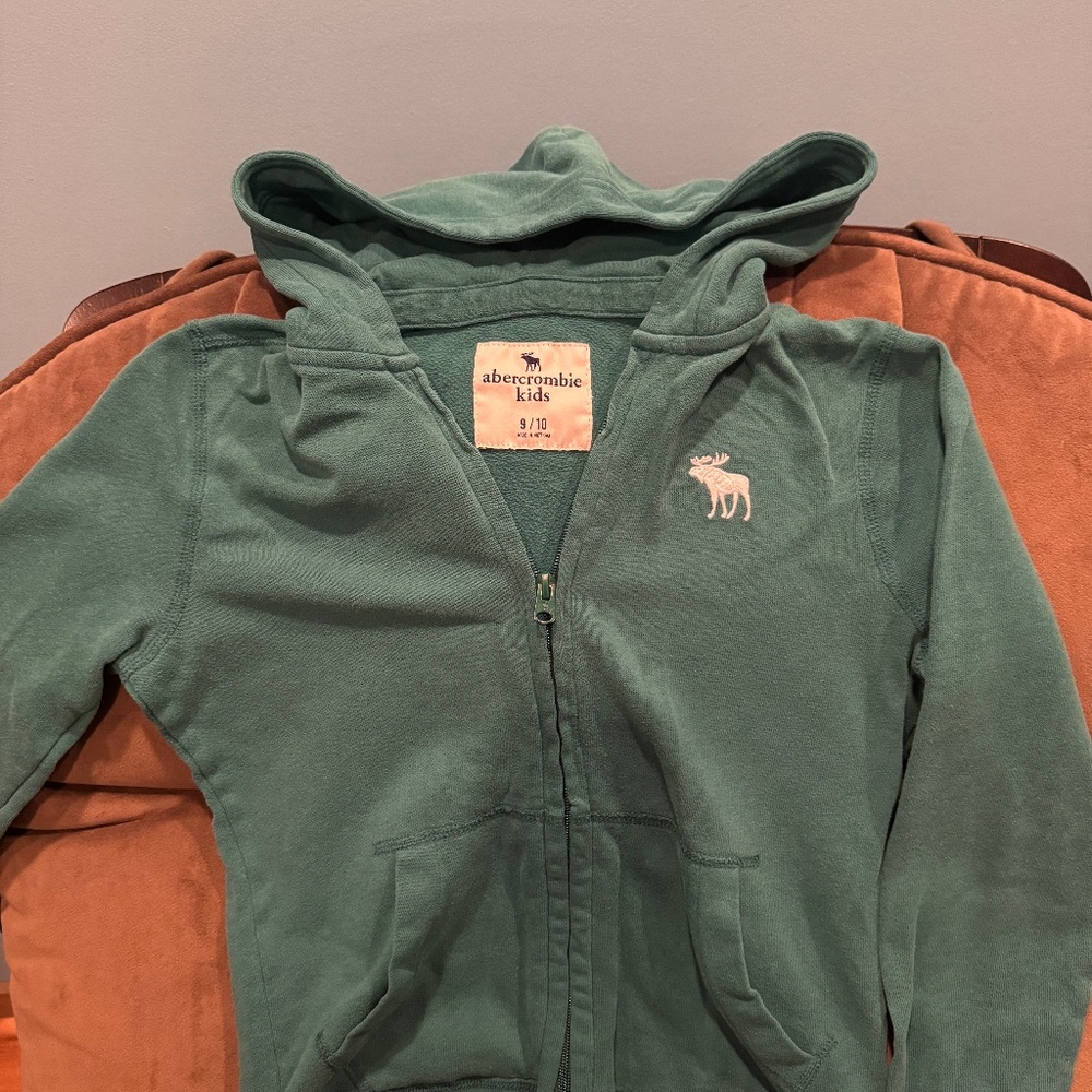 Boys size 9/10 sweatshirt